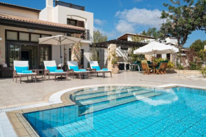 3 bedroom Villa Anassa with private pool and gardens, Aphrodite Hills Resort